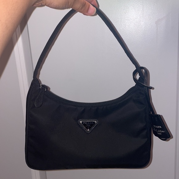 ❌❌ SOLD ❌❌ Prada Re-Edition 2000 Zip shoulder bag - Picture 8 of 14